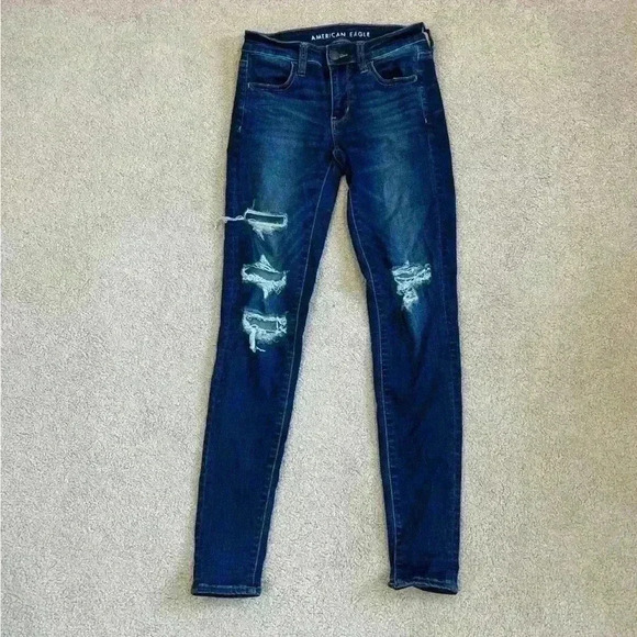 American eagle blue distressed jeggings in size 4 long - Picture 1 of 5